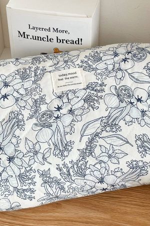 Silvie Flower Pouch