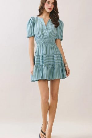 River V Slit Neck Bubble Sleeve Dress