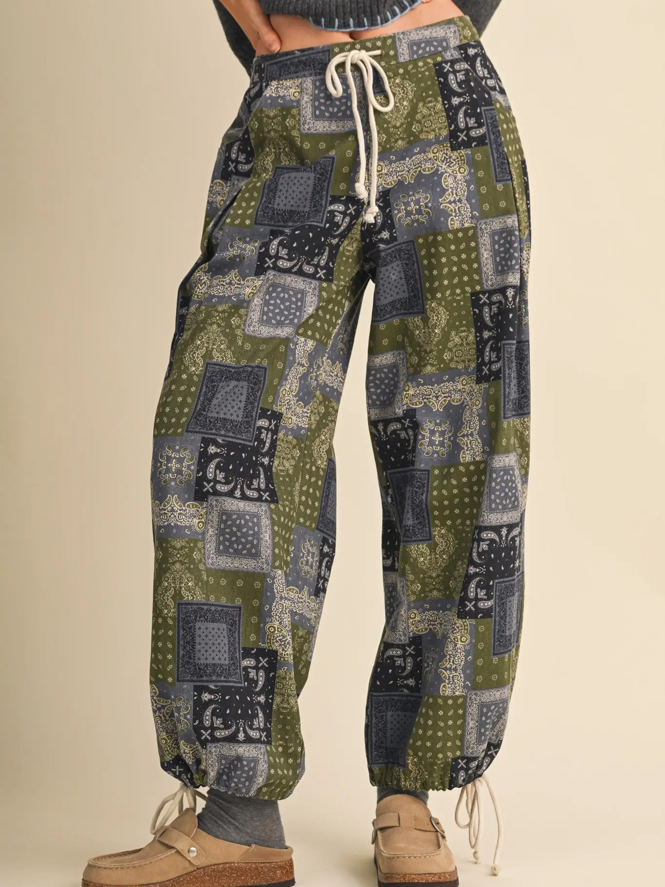 Marija Patchwork Bandana Print Pleated Parachute Pants